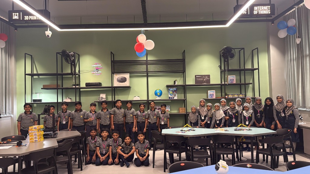 Students team photo in the new STEM lab layout